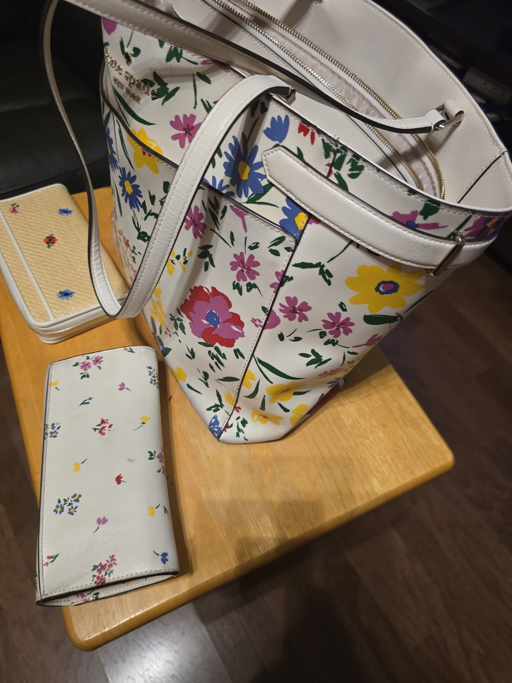Kate Spade White Floral Tote w/Matching Floral Wallet and 2nd wallet never used.